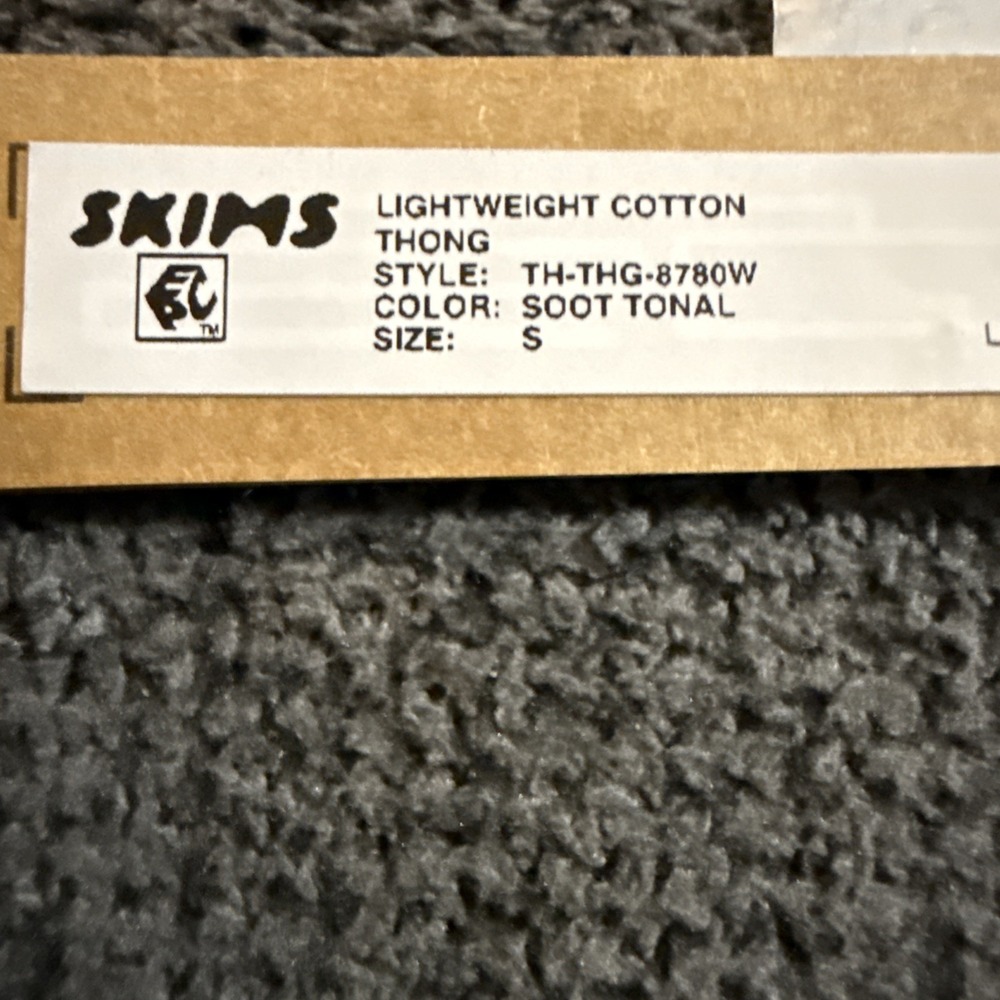 Skims Lightweight Cotton Thong Soot Tonal Black Small TH-THG-8780W - Picture 5 of 5